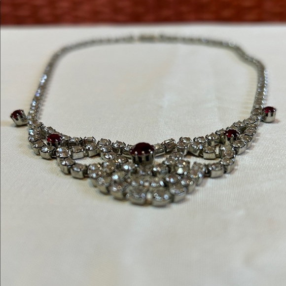 Vintage Clear and Ruby Red Crystal Rhinestone Old Hollywood Choker Bib Necklace - Picture 5 of 15